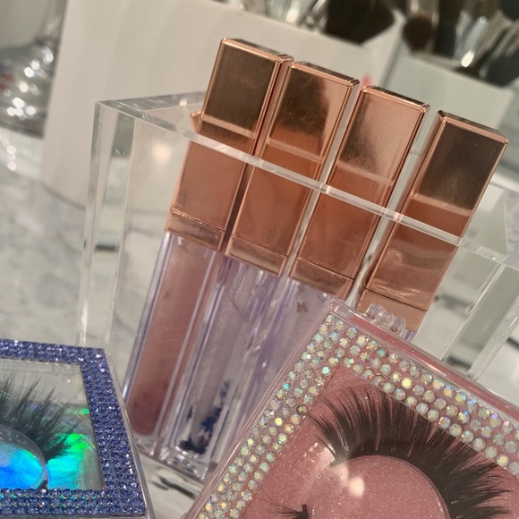 FALSE MINK LASHES + GLOSS🦋💋💄 - Picture 4 of 4